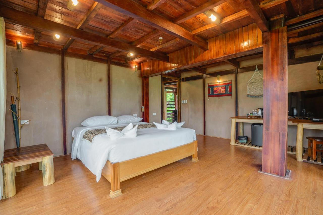 ホテル Mai Chau Onsen Retreat エクステリア 写真